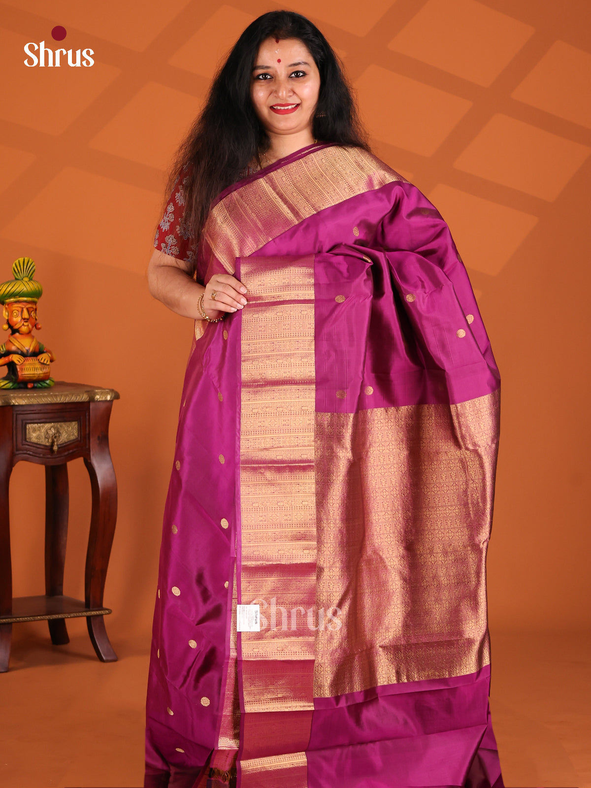 Beautiful Purple monochrome Kanchipuram silk Saree with elegant brocade pallu