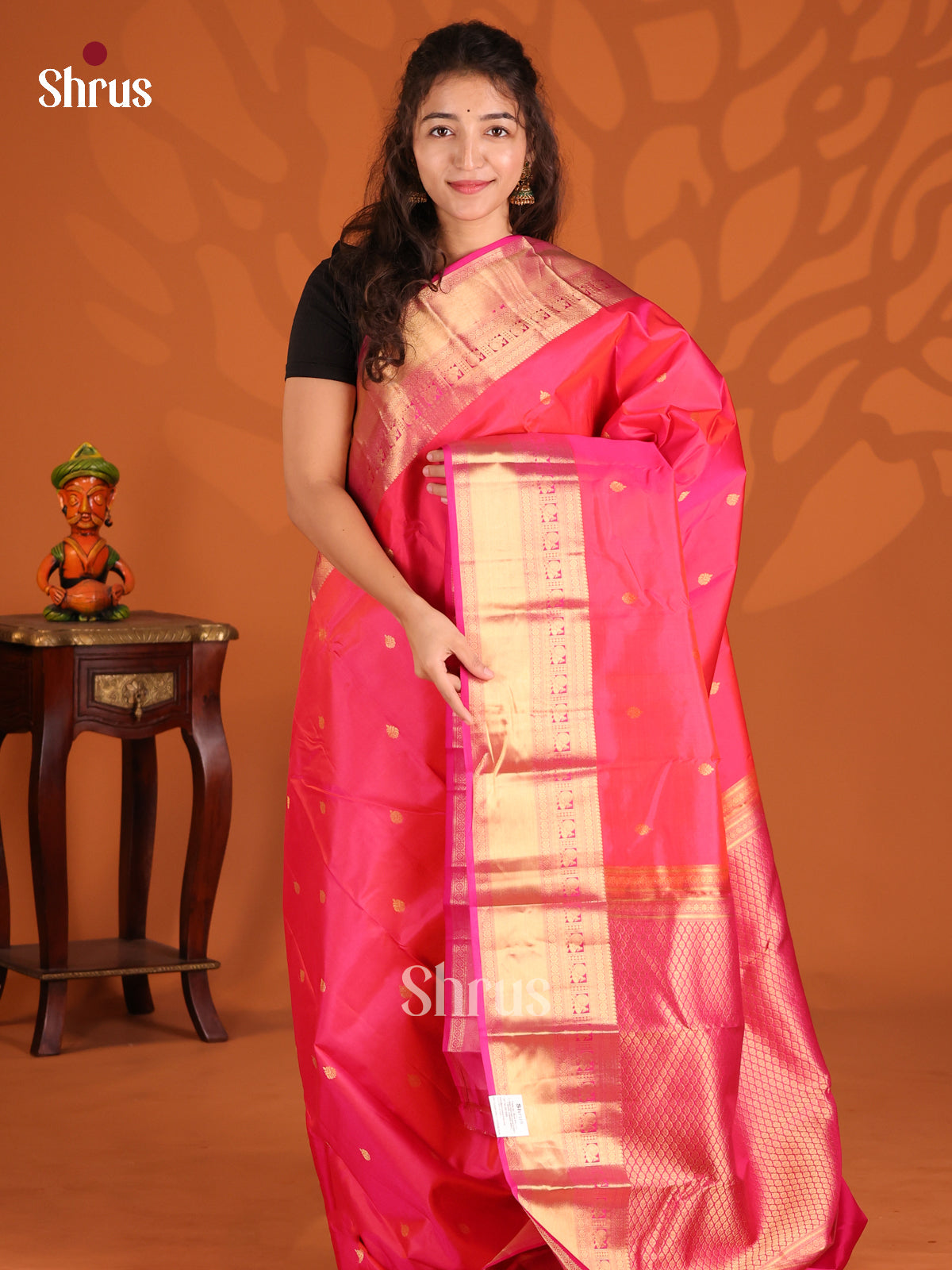 Rani Pink Kanchipuram Silk Saree With Zari Woven Golden Buttas & Grand Pallu - Shop on Shrus.com