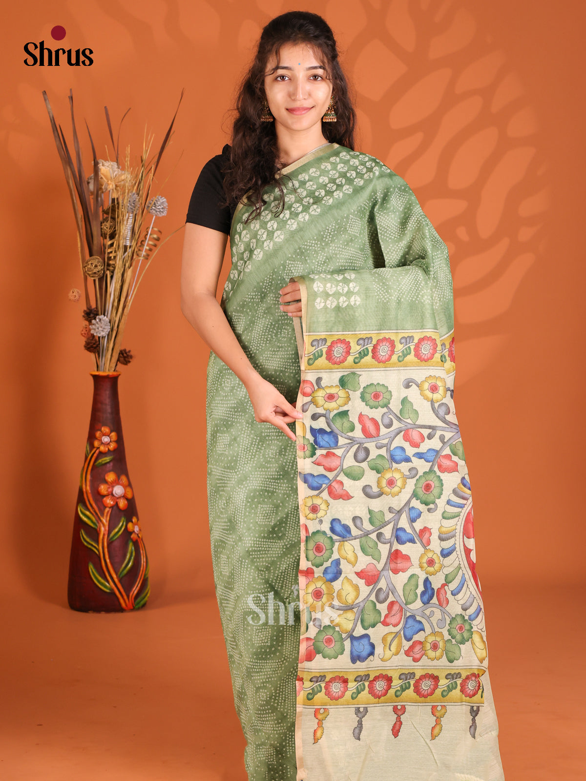 Green & Cream - Semi Maheshwari Saree - Shop on Shrus.com