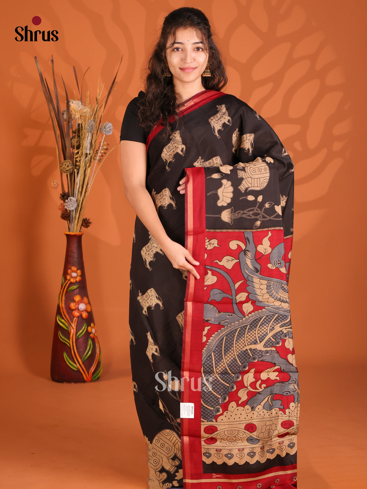 Black & Red - Semi Maheswari saree