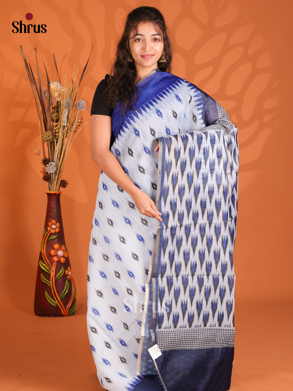 Cream & Blue - Semi Maheshwari Saree
