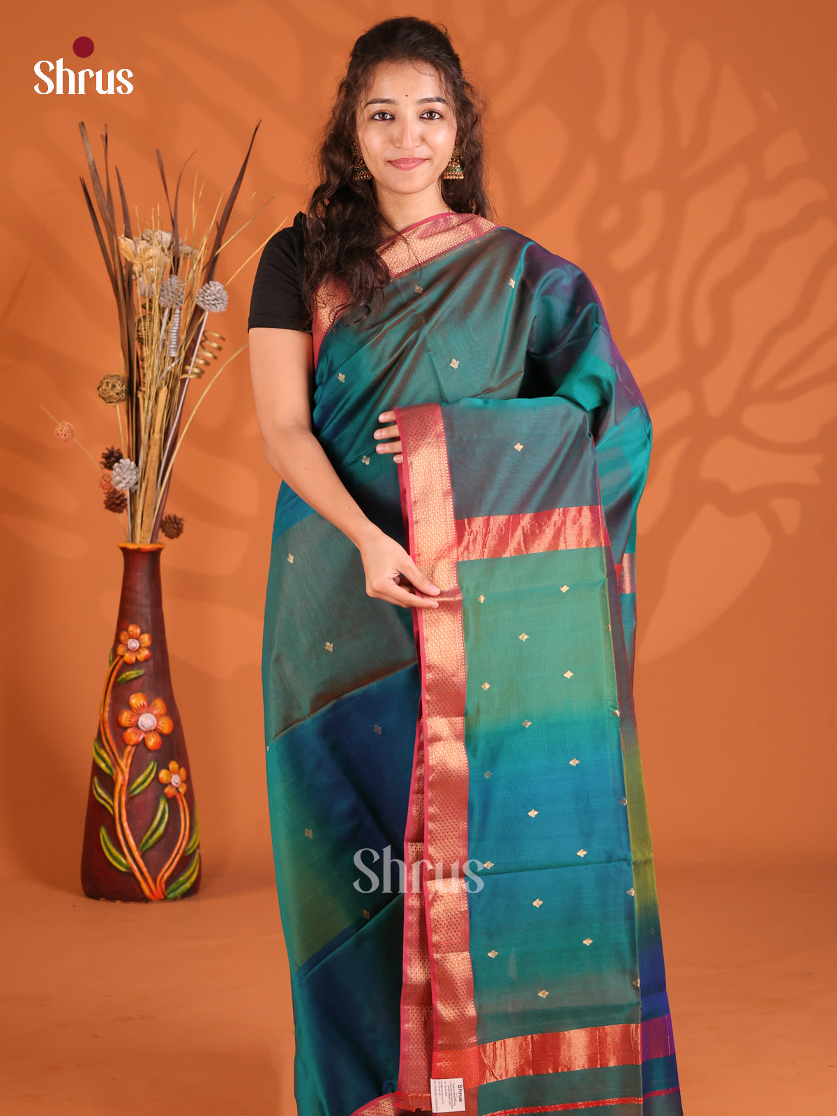 Peacock Green & Red - Maheshwari silkcotton Saree - Shop on Shrus.com