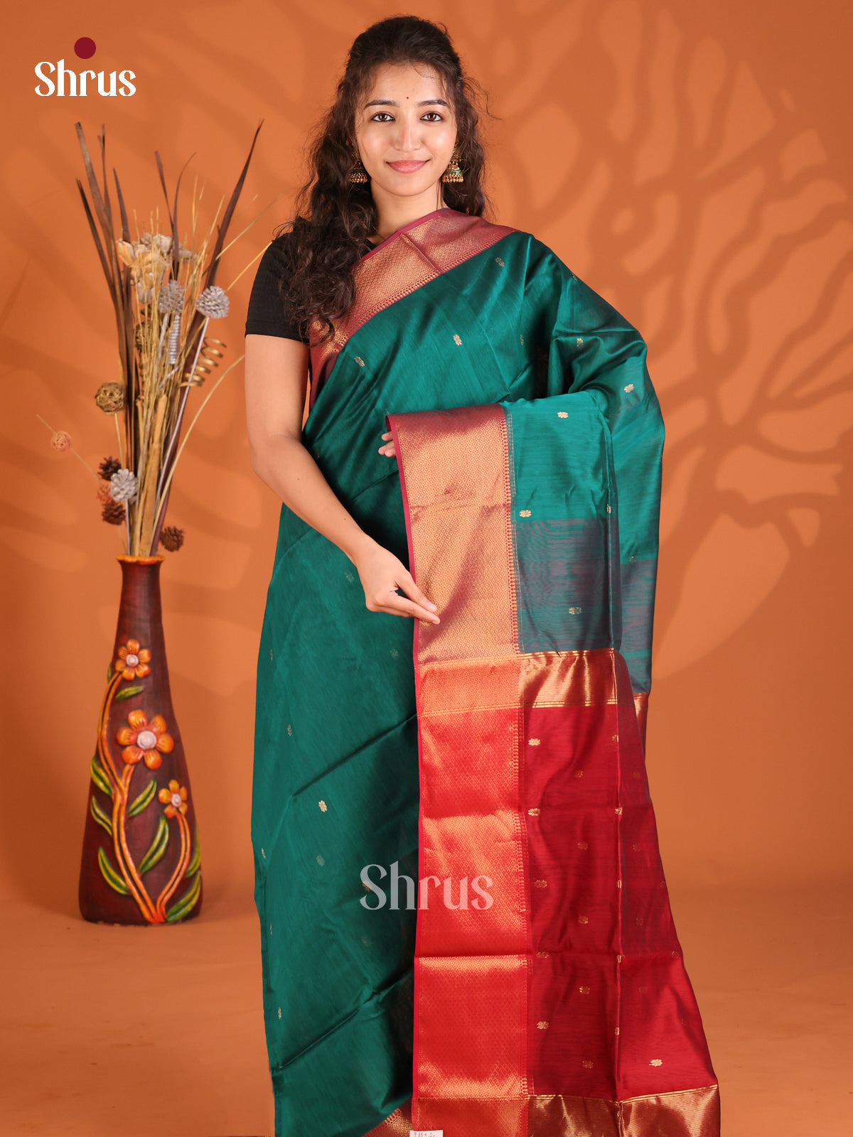 Green  & Red- Maheshwari silkcotton Saree - Shop on Shrus.com