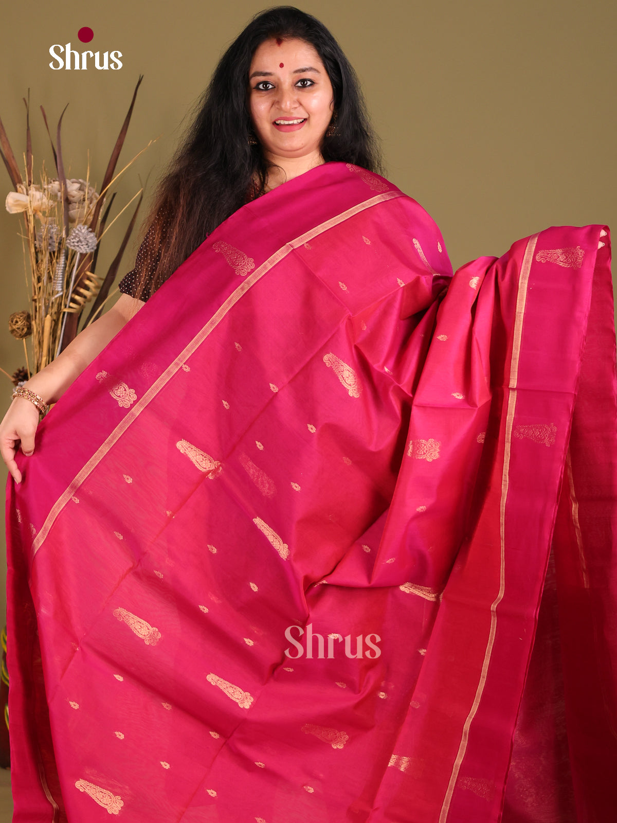 Pink Single Tone Silk Cotton Saree glrms with gold zari floral buttas - Shop on Shrus.com