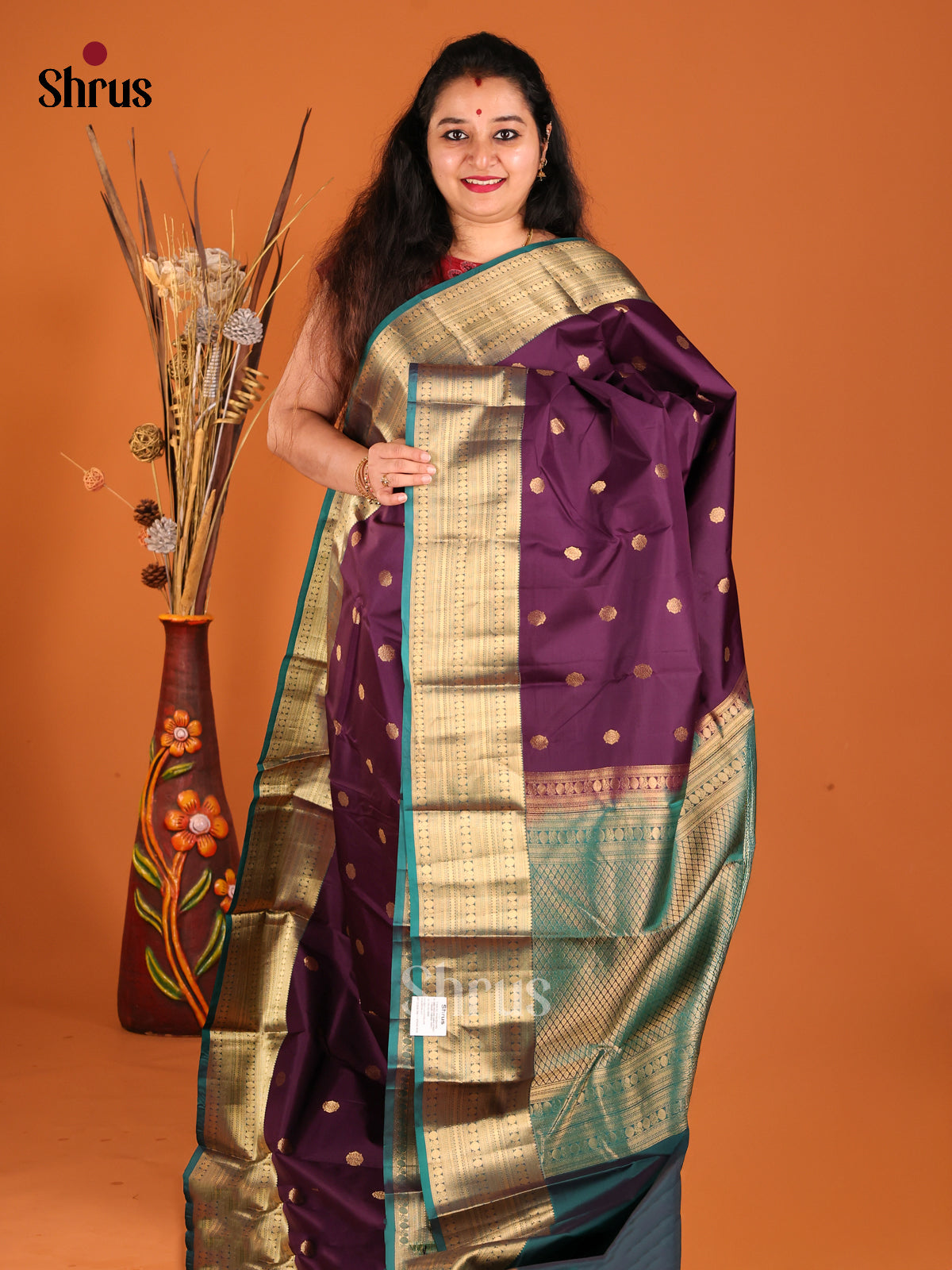 Violet & Blue Kanchipuram silk Saree with splendid traditional zari border - Shop on Shrus.com