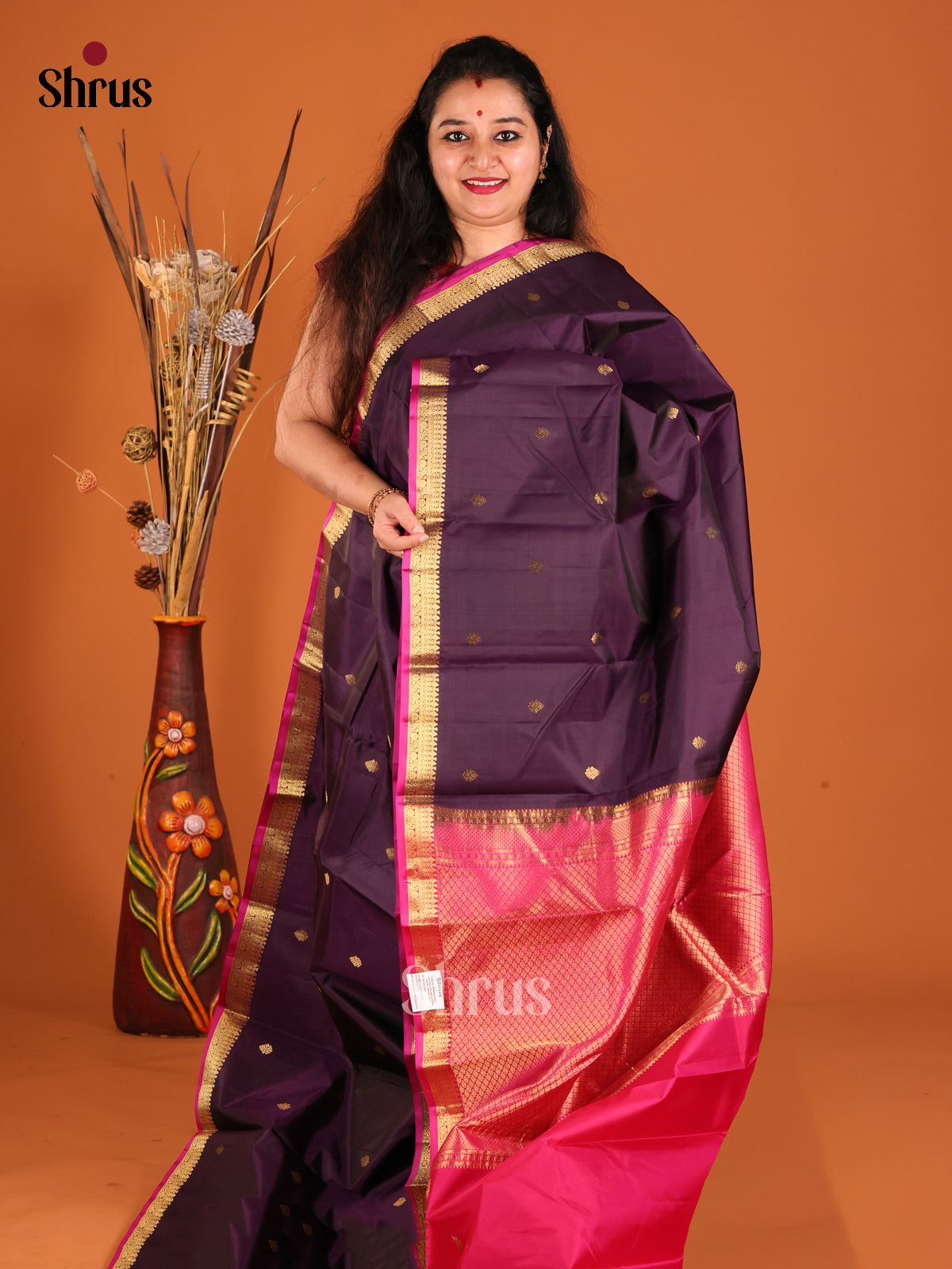 Violet & Majenta Pink Kanchipuram silk Saree with small zari buttas - Shop on Shrus.com