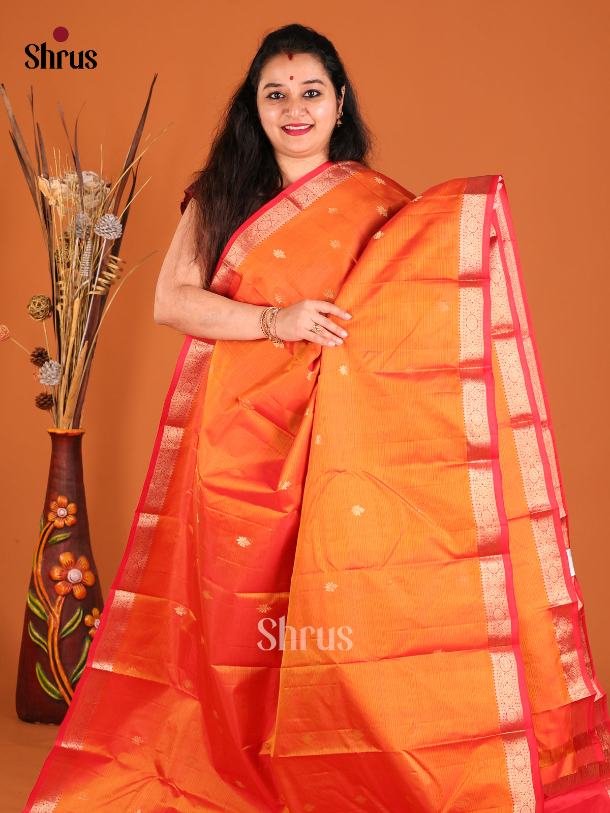 Radiant Orange Kanchipuram silk  Saree gleams with gold zari floral buttas-2