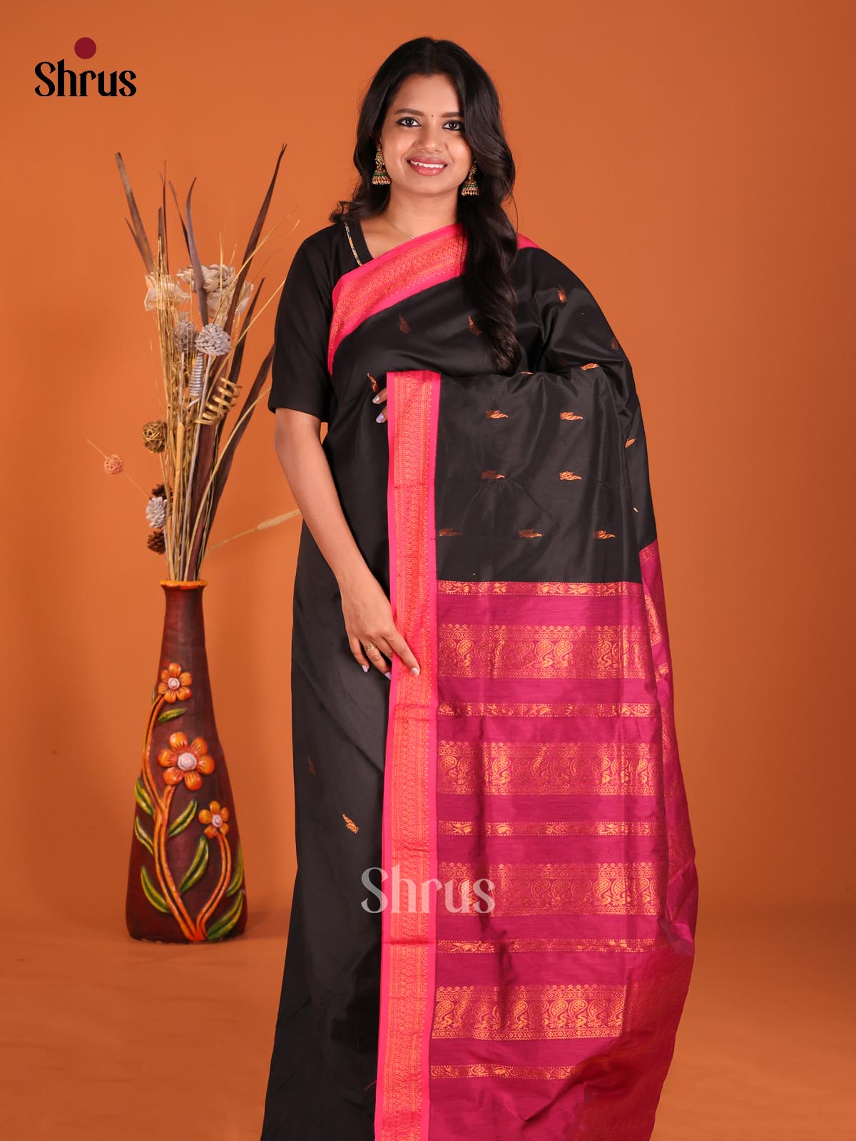 Black & Majentha - Kalyani Cotton Saree