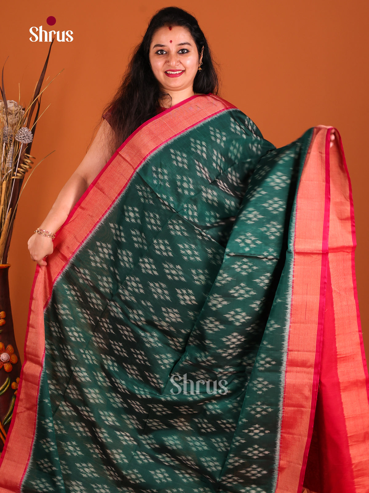 Green & Red - Pochampally sico Saree
