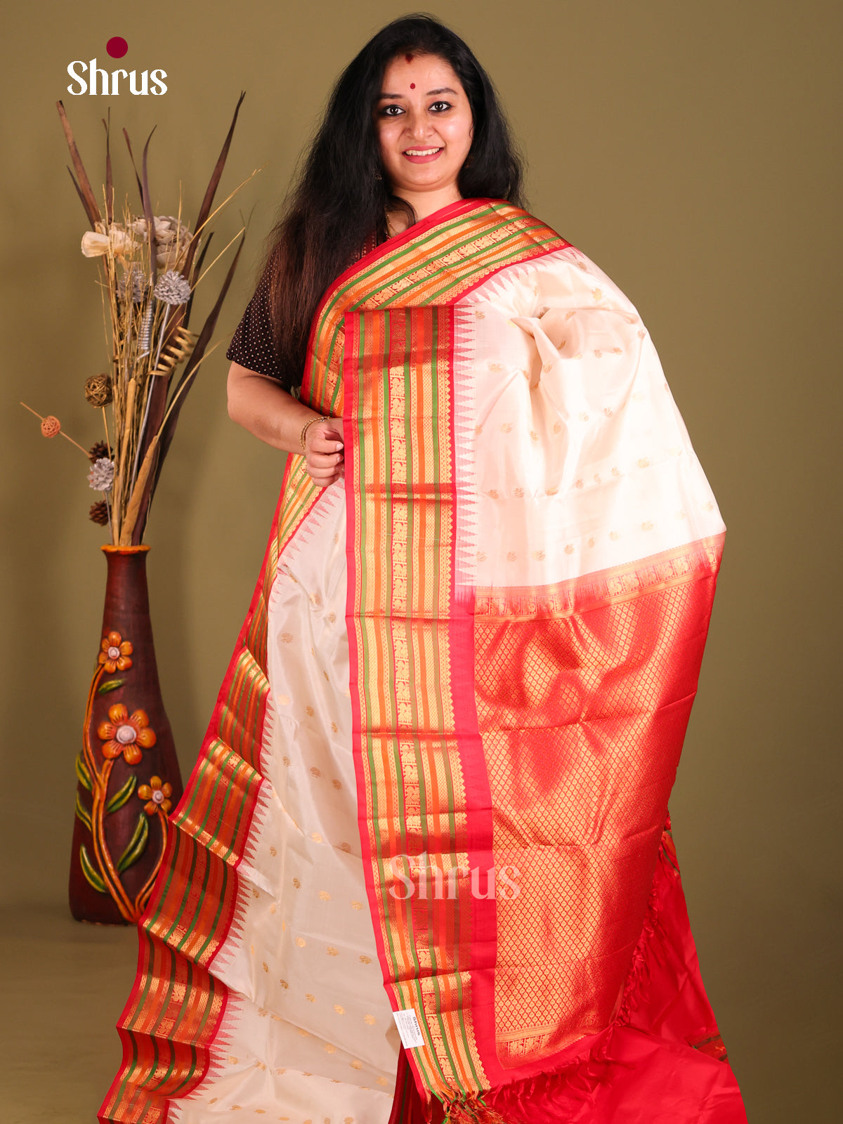 Cream & Red Gadwal silk Saree with rich contrast zari brocade pallu