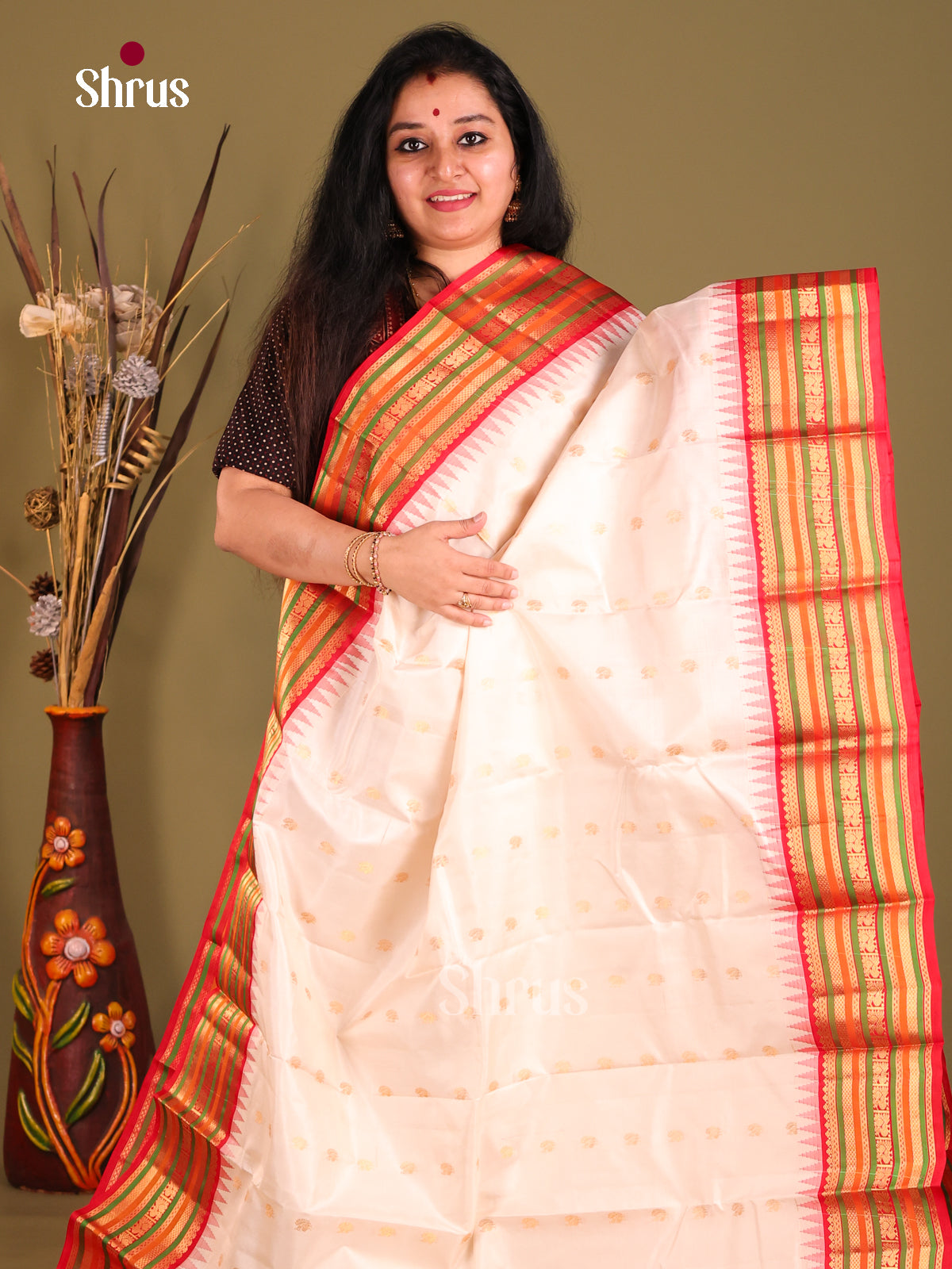 Cream & Red Gadwal silk Saree with rich contrast zari brocade pallu