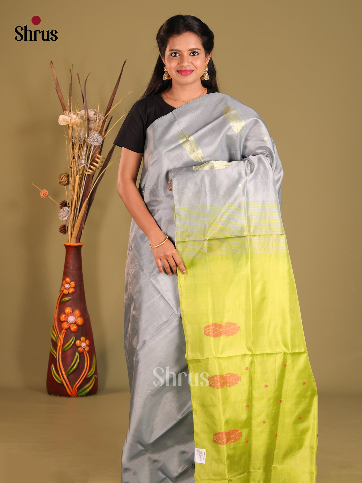 Grey & Light Green - Banana Pith Saree - Shop on Shrus.com