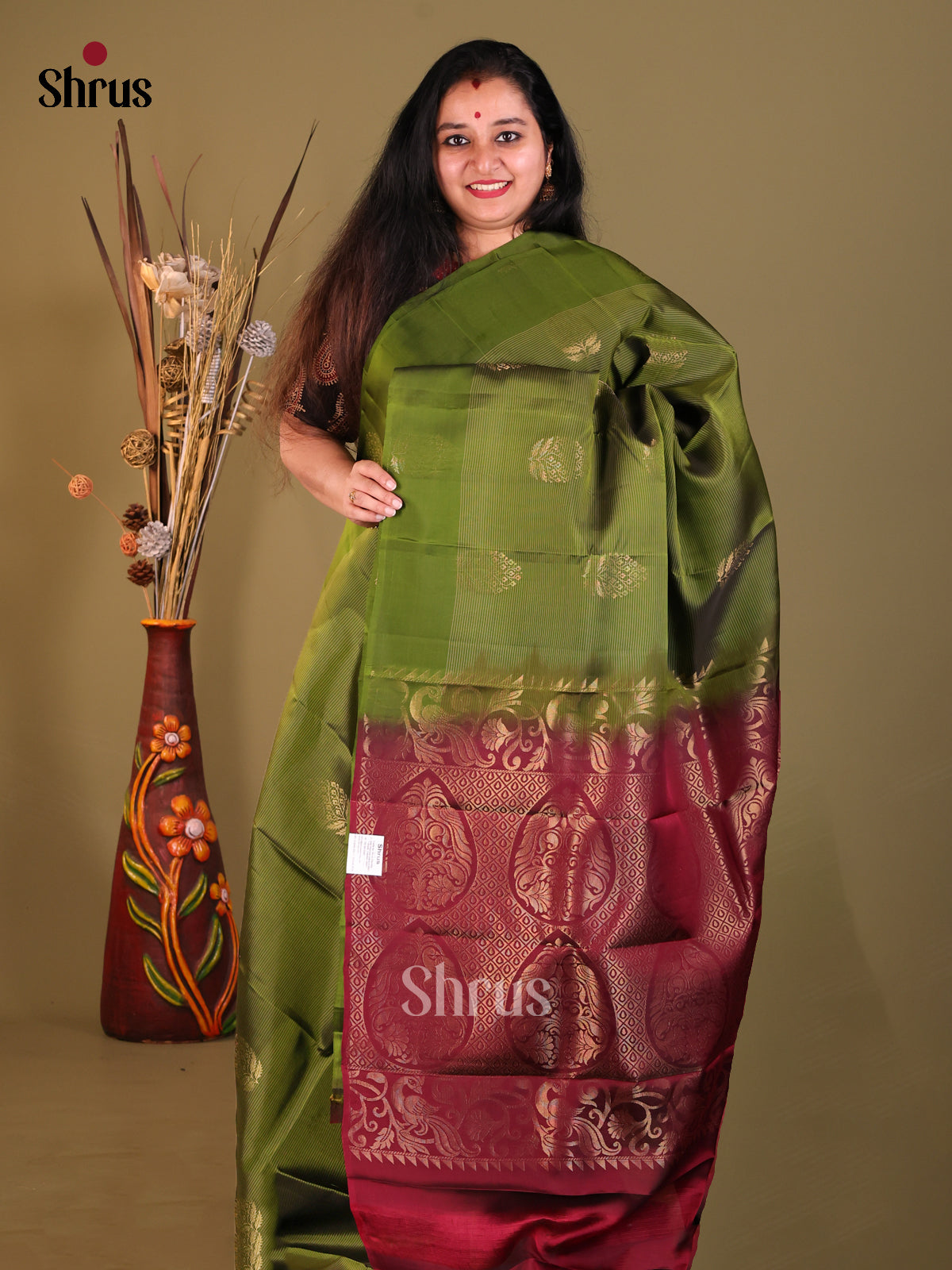 Green & Maroon borderless Softsilk-halfpure Saree with gold zari brocade - Shop on Shrus.com