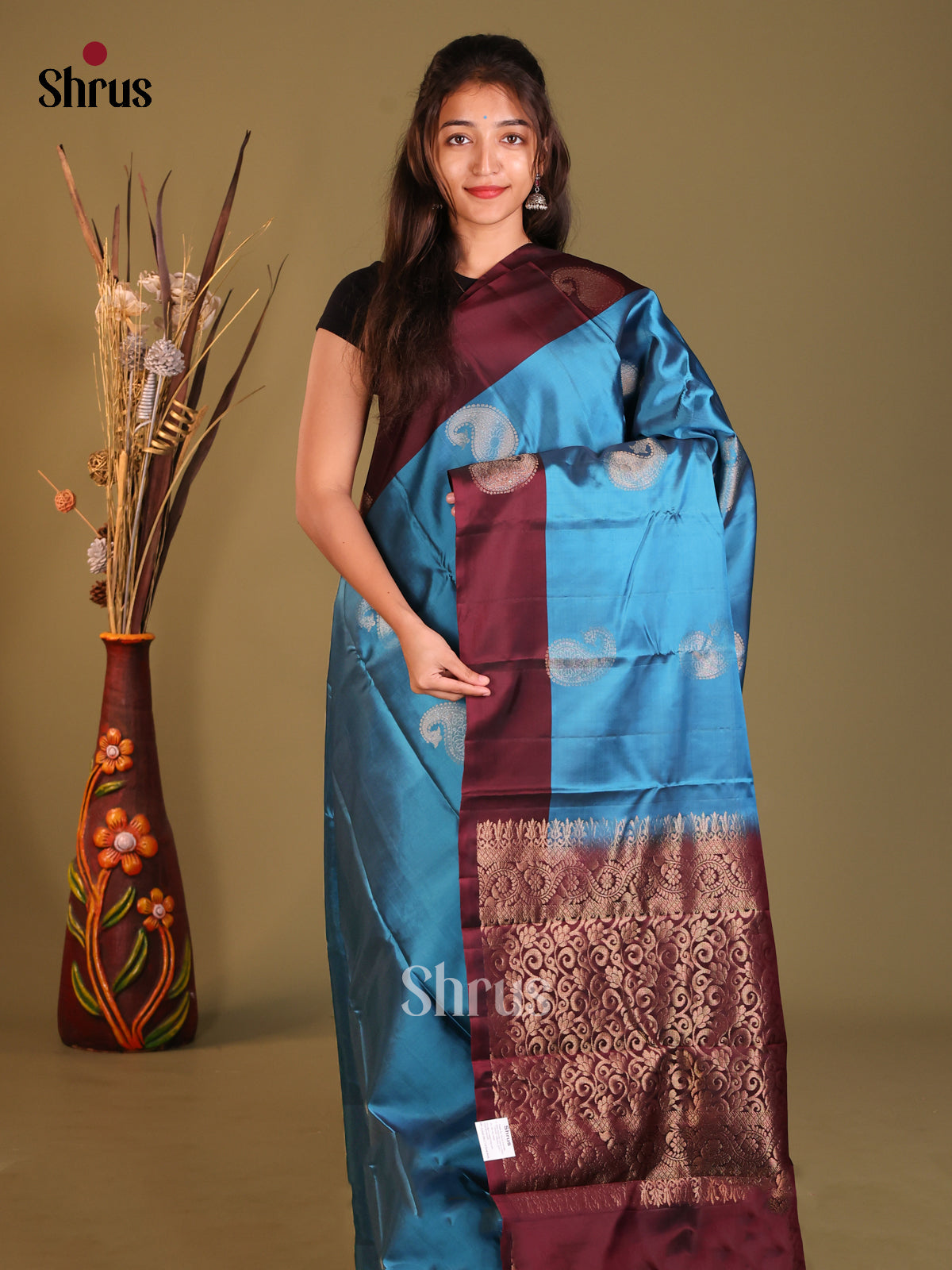 Blue & Maroon Softsilk-halfpure Saree with paisley Motifs