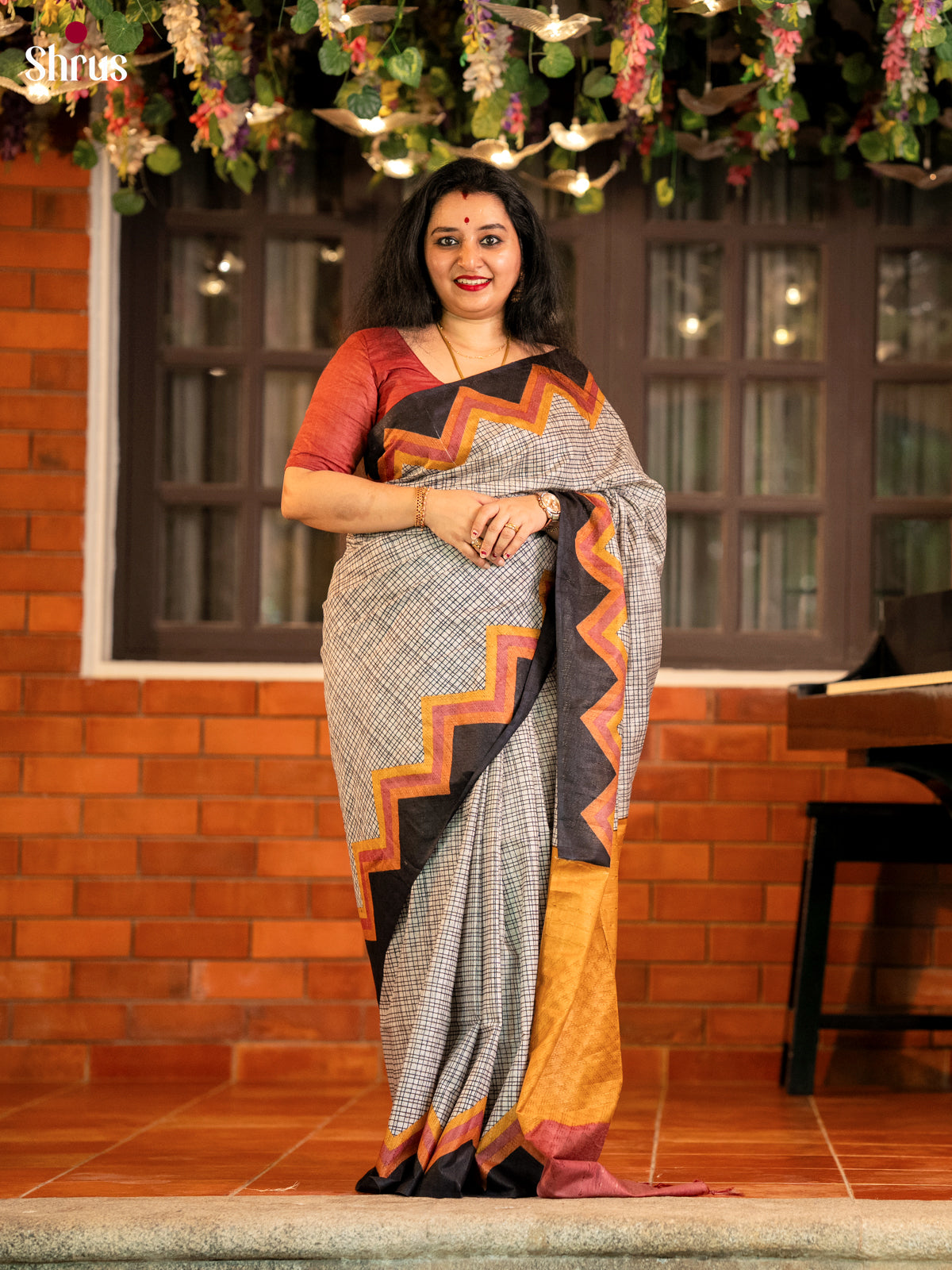 DGS31096 - Semi Tussar Saree - Shop on Shrus.com