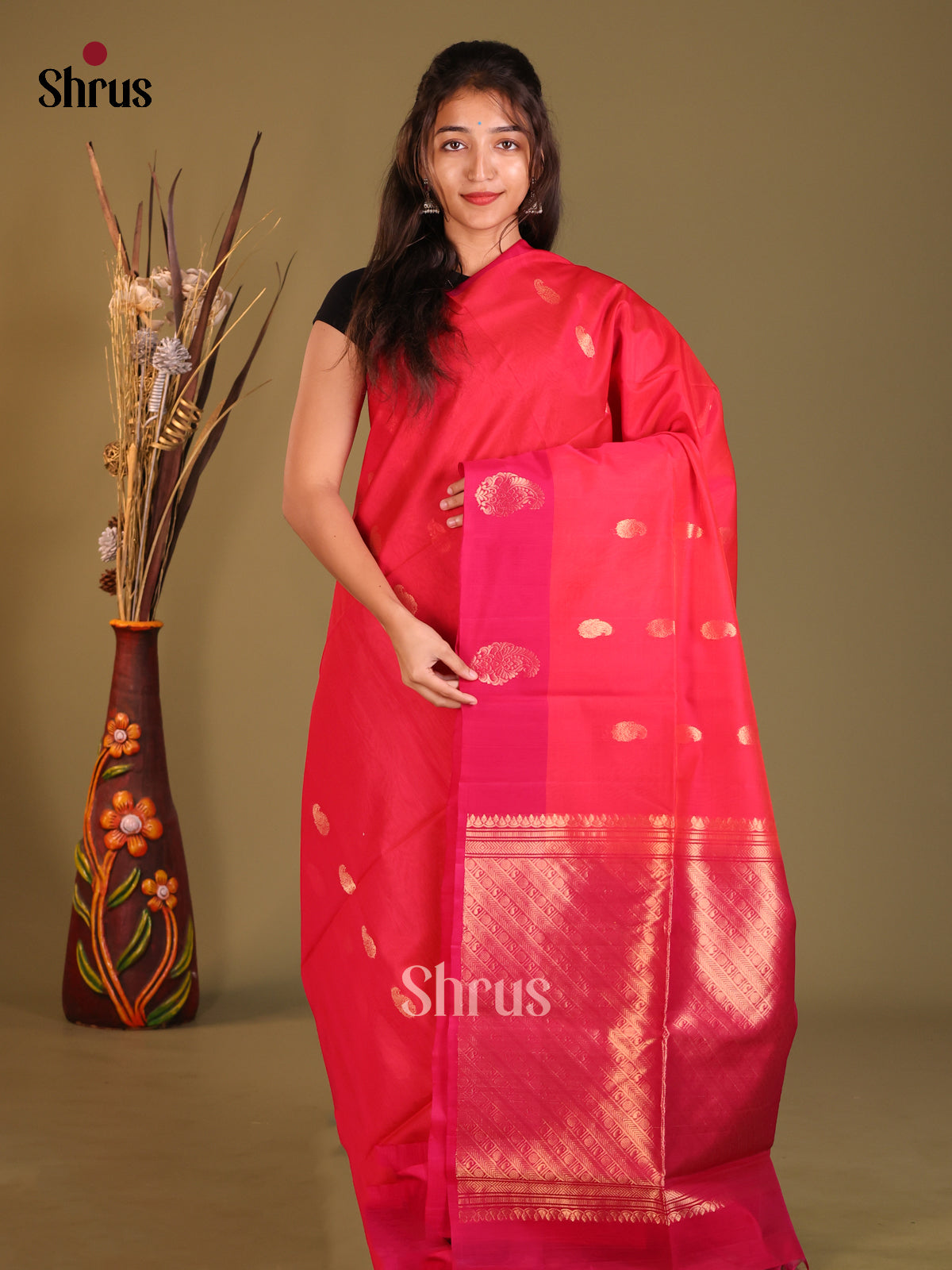 Red & Pink Silk Cotton Saree with  zari paisley  motifs - Shop on Shrus.com