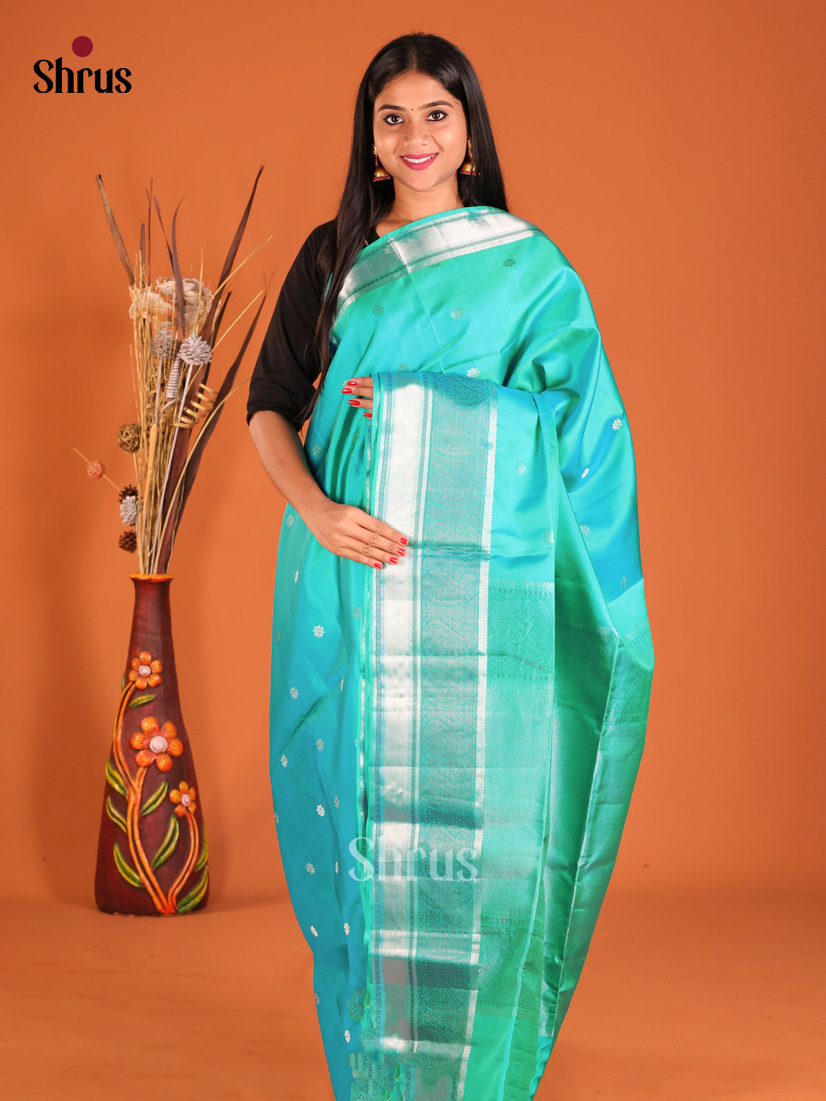 DHS04014 - Soft Silk  Saree - Shop on Shrus.com