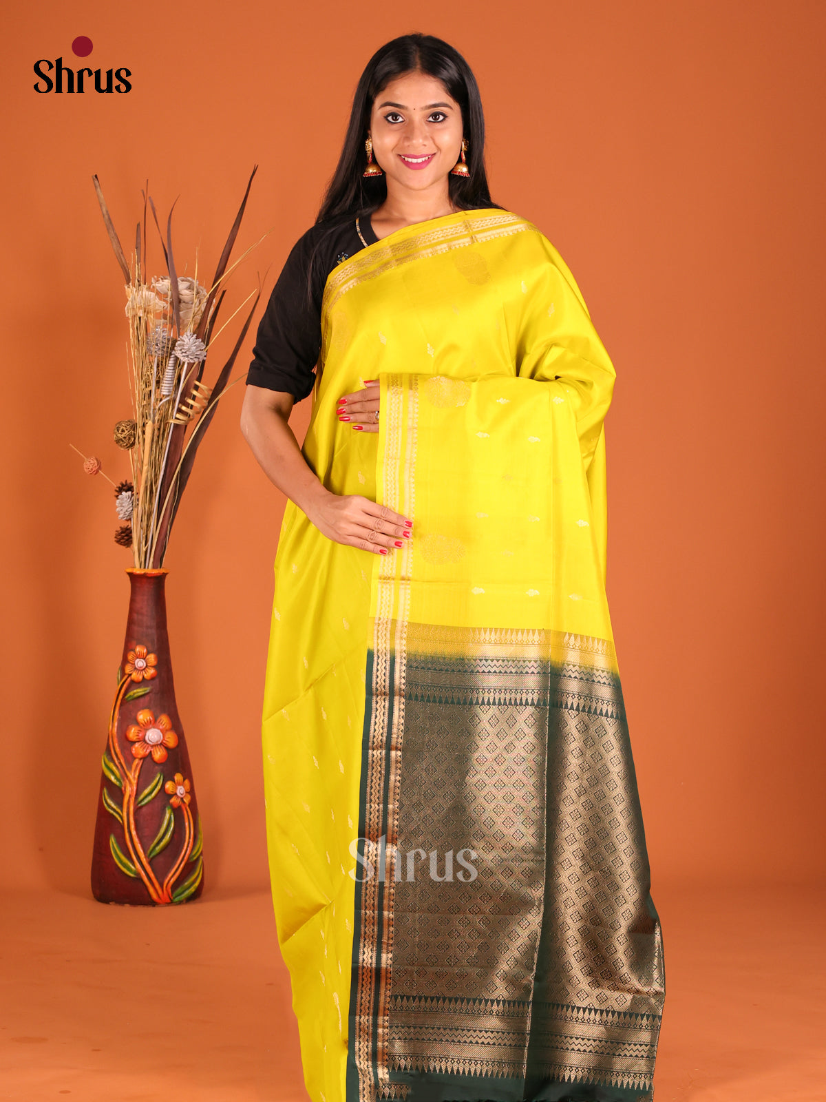 DHS04023 - Soft Silk  Saree - Shop on Shrus.com