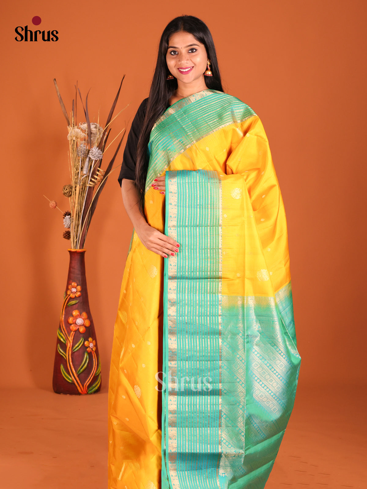 DHS04064 - Soft Silk  Saree - Shop on Shrus.com