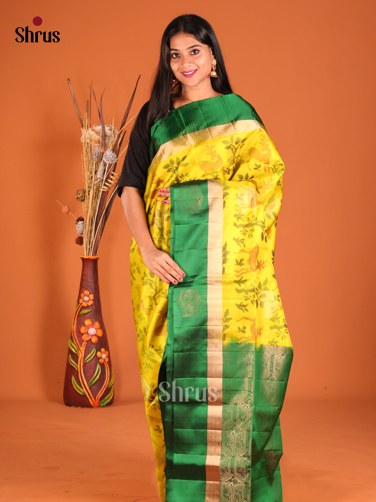 DHS04323 - Soft Silk Saree - Shop on Shrus.com
