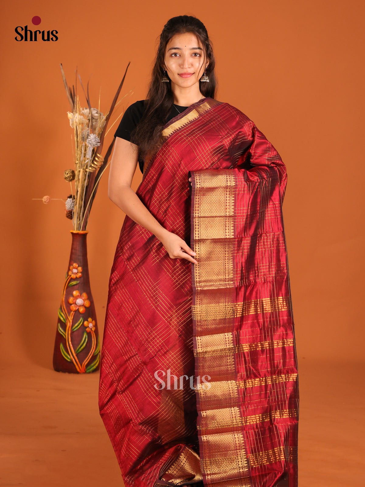 Maroon Mangalagiri silkcotton Saree with gold zari checks - Shop on Shrus.com