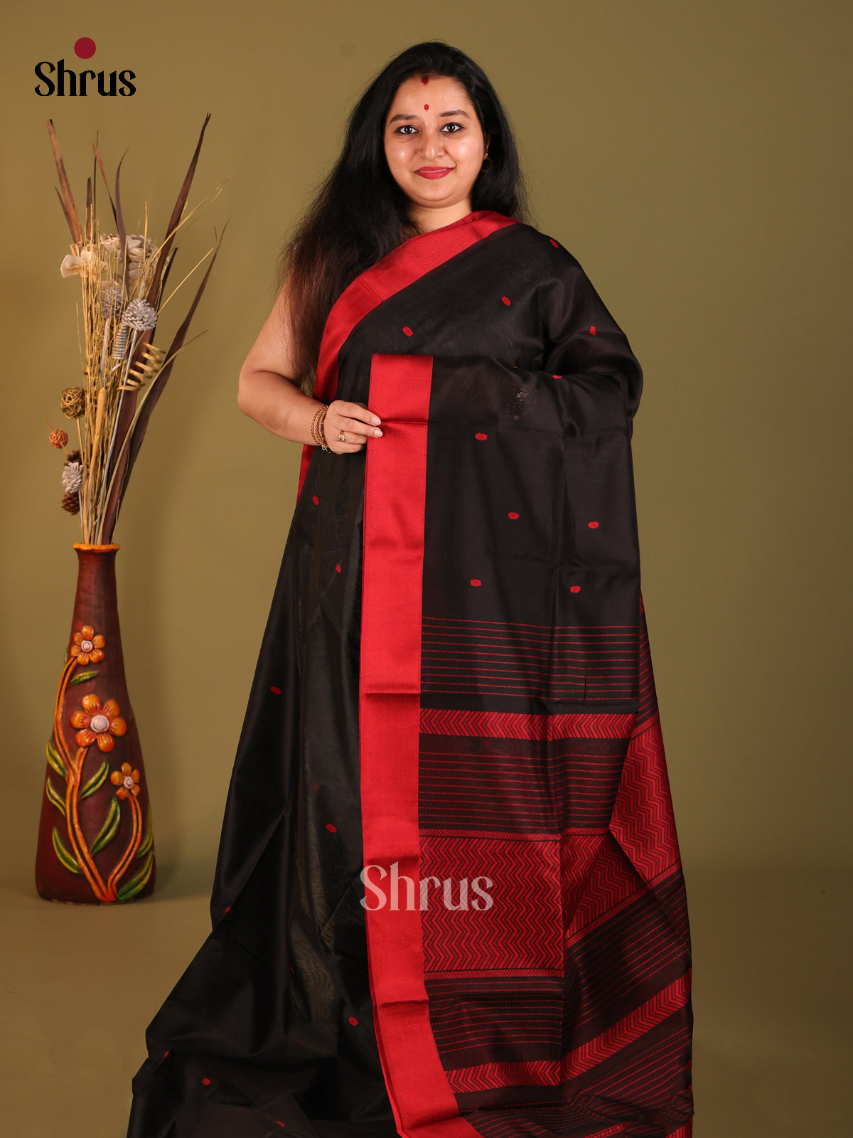 Black & Red- Maheshwari silkcotton Saree
