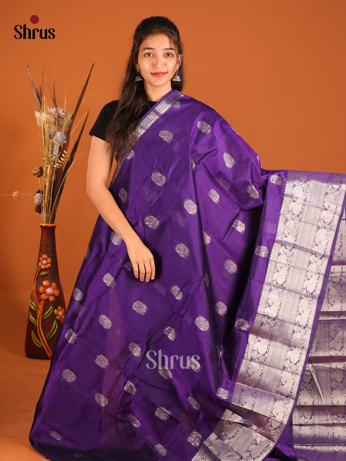 Violet Single Tone Mangalagiri silkcotton Saree with rich zari border - Shop on Shrus.com