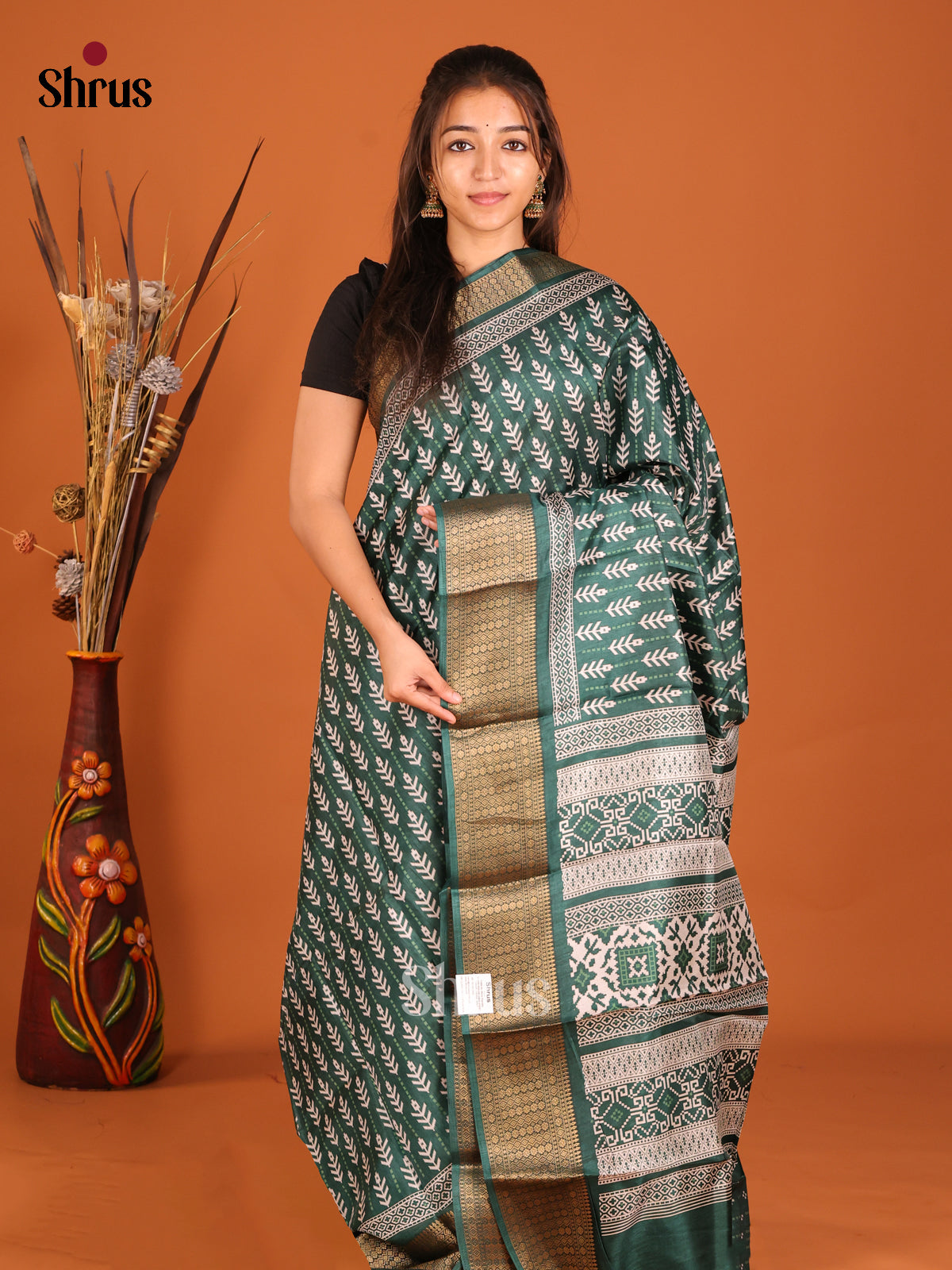 DHS06480 - Semi Crepe Saree - Shop on Shrus.com