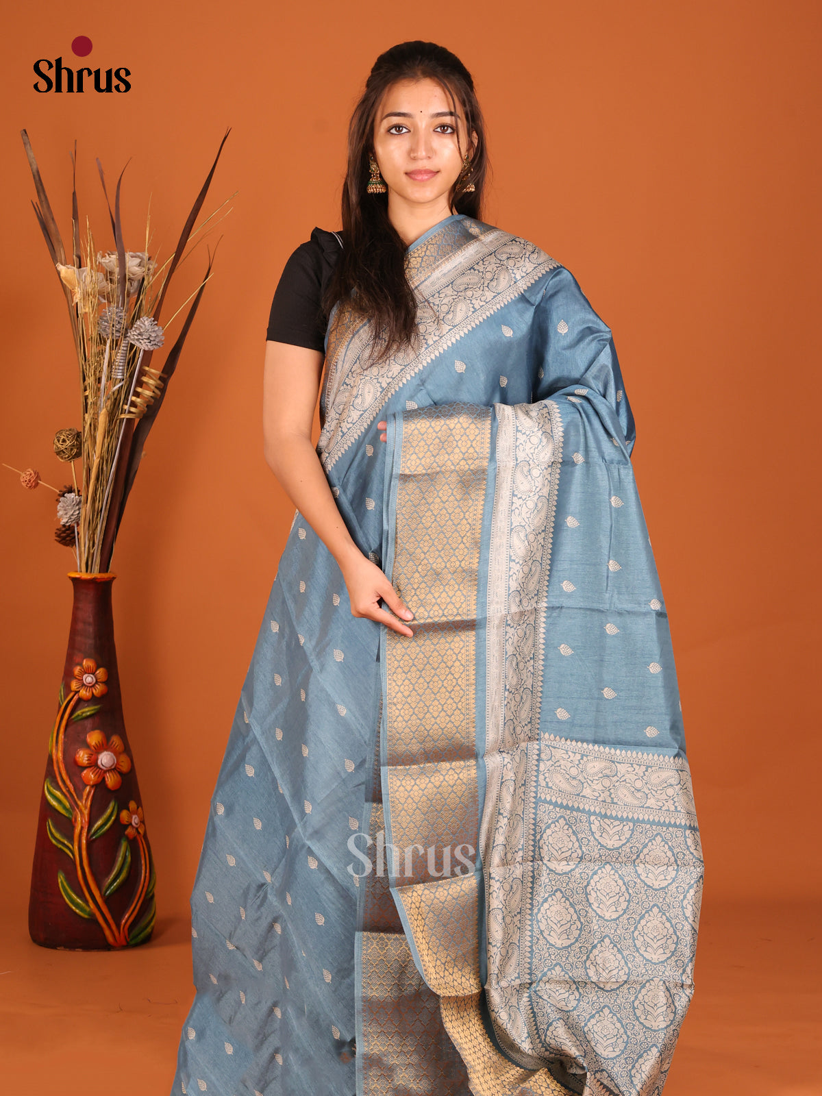 DHS07014 - Semi Crepe Saree - Shop on Shrus.com