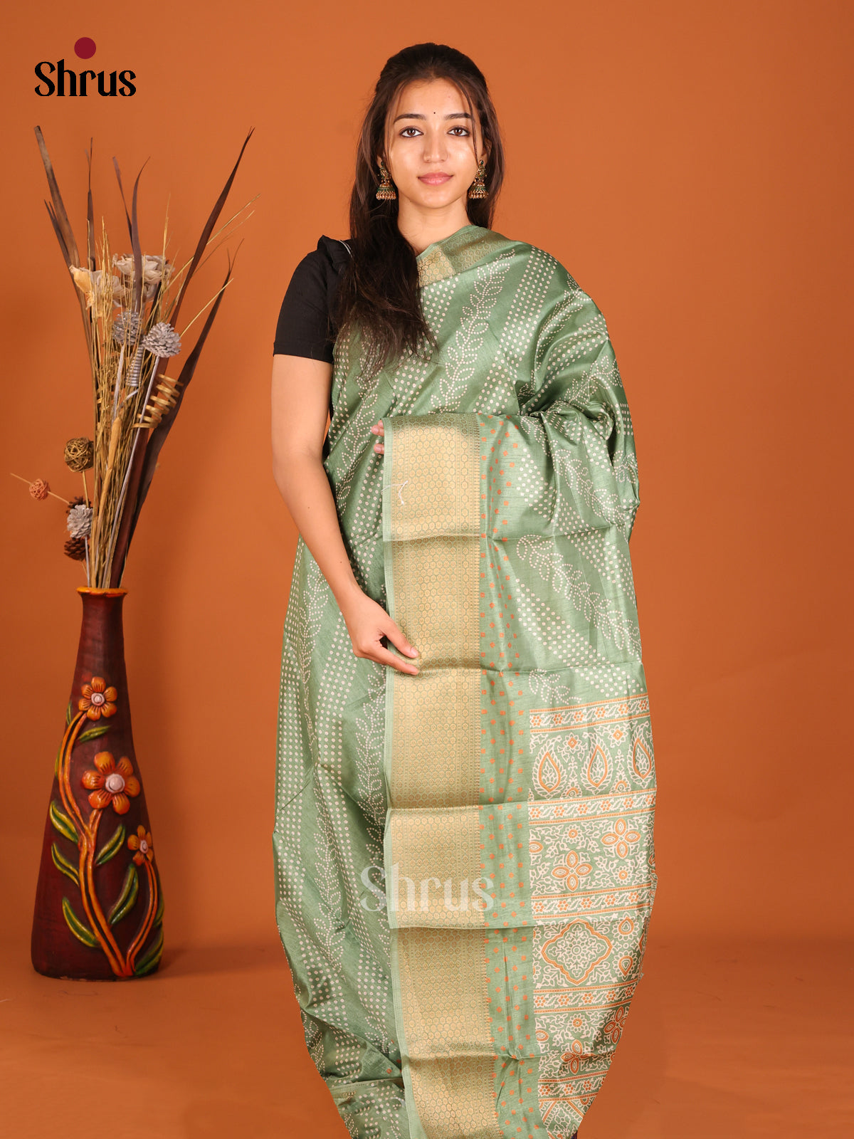 DHS07040 - Semi Crepe Saree - Shop on Shrus.com