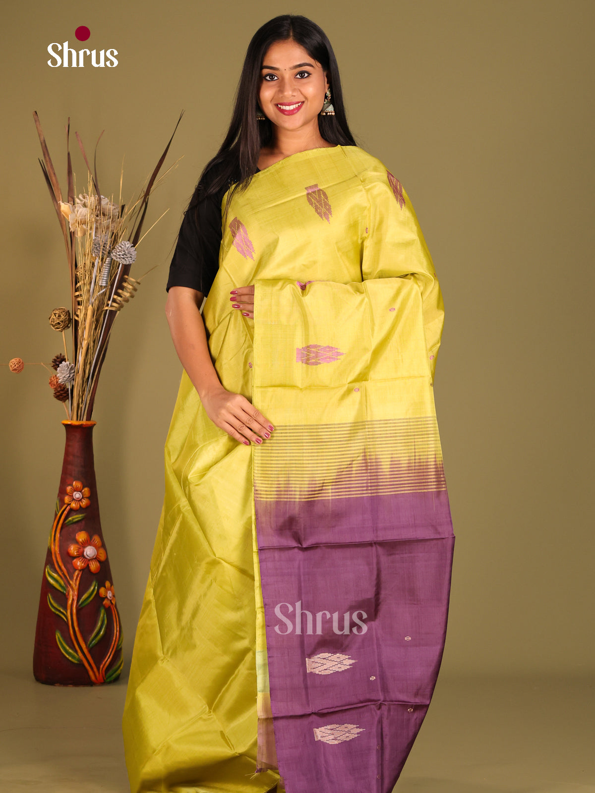 DHS07098 - Banana Pith without blouse Saree - Shop on Shrus.com