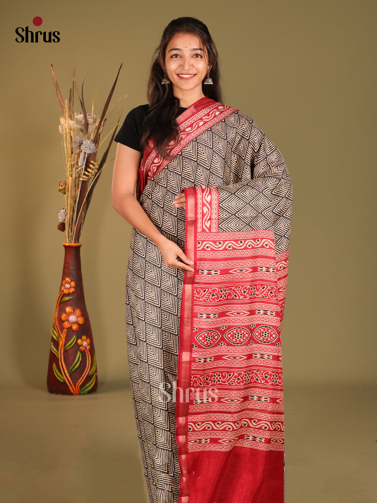 Grey & Red - Art Modal Saree - Shop on Shrus.com
