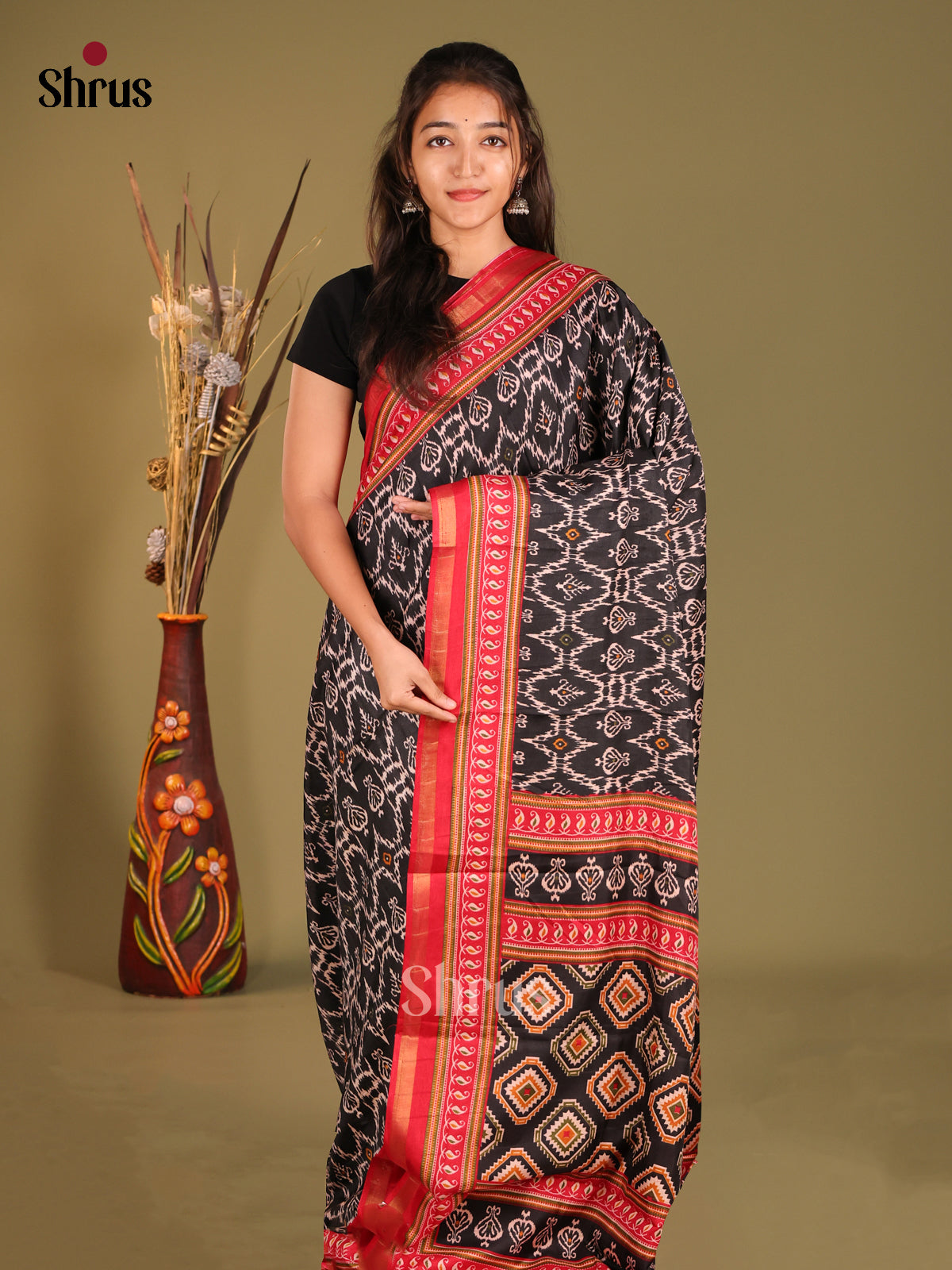 Black & Red - Art Modal Saree