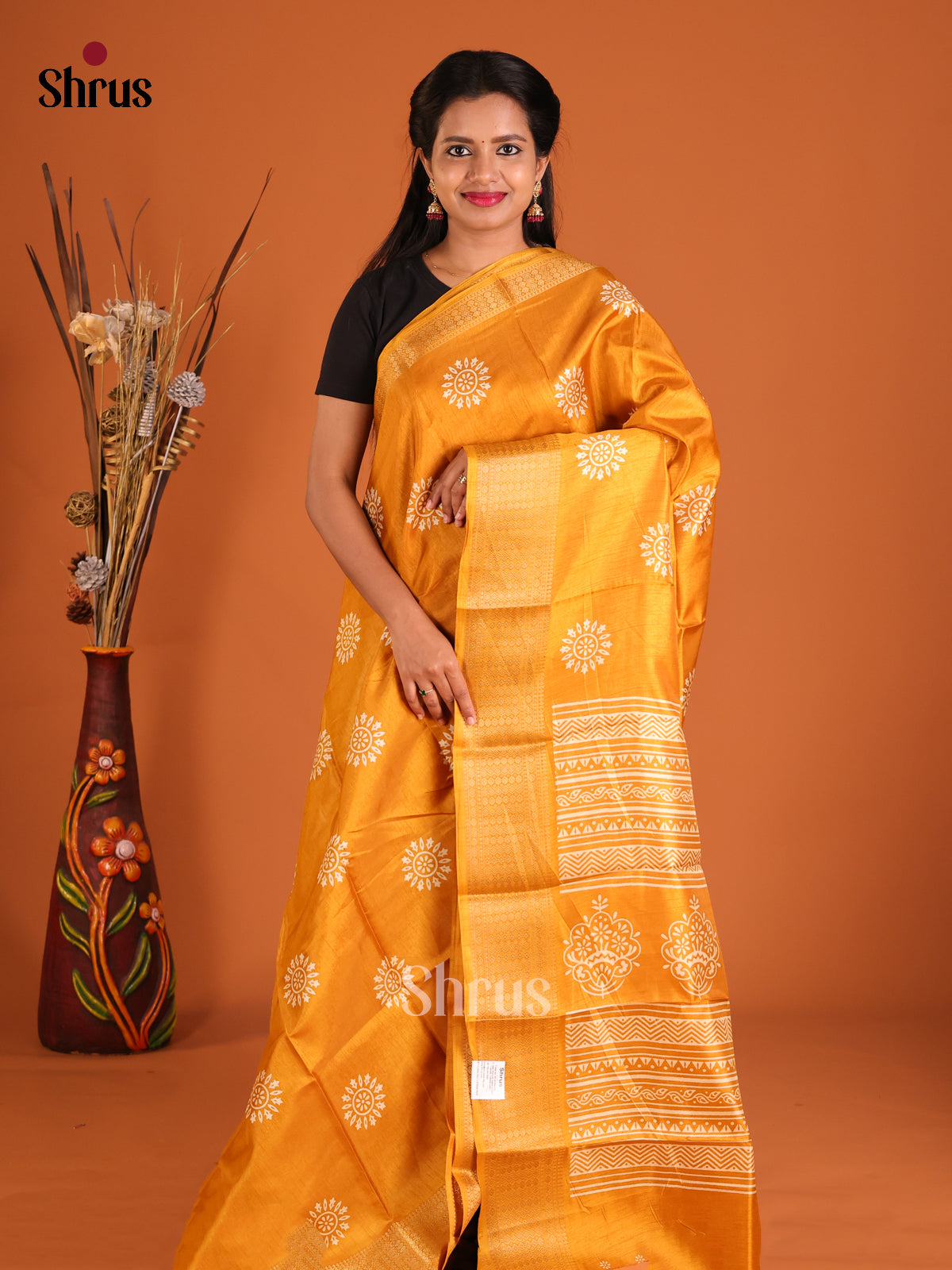 DHS09032 - Semi Crepe Saree - Shop on Shrus.com