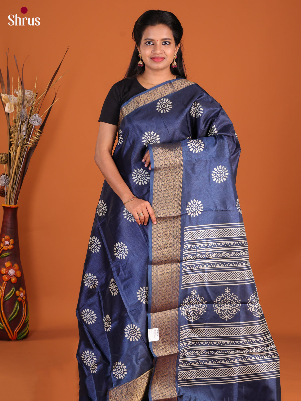 DHS09046 - Semi Crepe Saree - Shop on Shrus.com