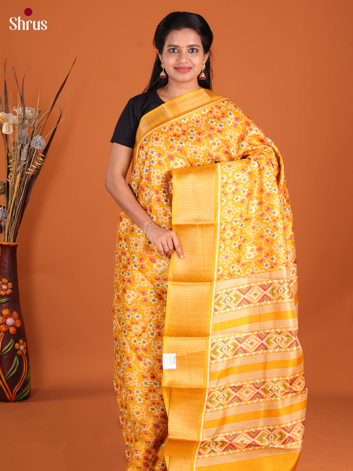 DHS09061 - Semi Crepe Saree - Shop on Shrus.com