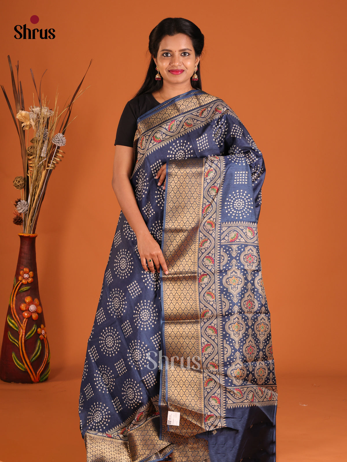 DHS09076 - Semi Crepe Saree - Shop on Shrus.com