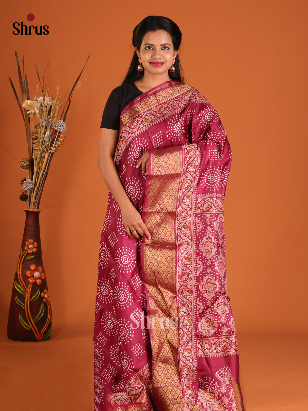 DHS09077 - Semi Crepe Saree - Shop on Shrus.com