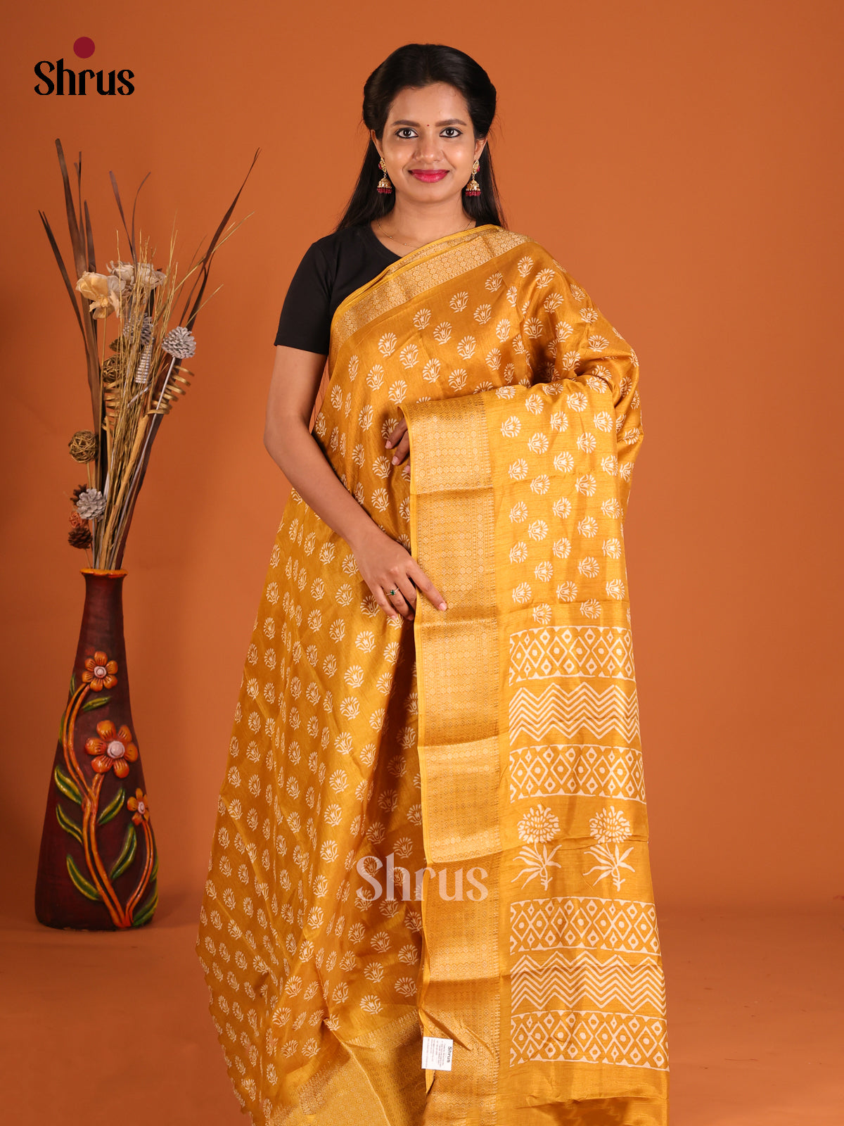 DHS09091 - Semi Crepe Saree - Shop on Shrus.com