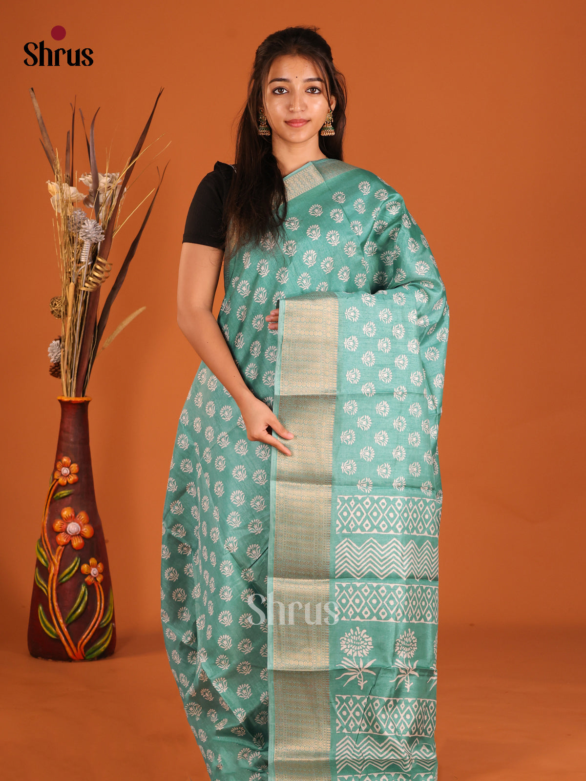 DHS09097 - Semi Crepe Saree - Shop on Shrus.com