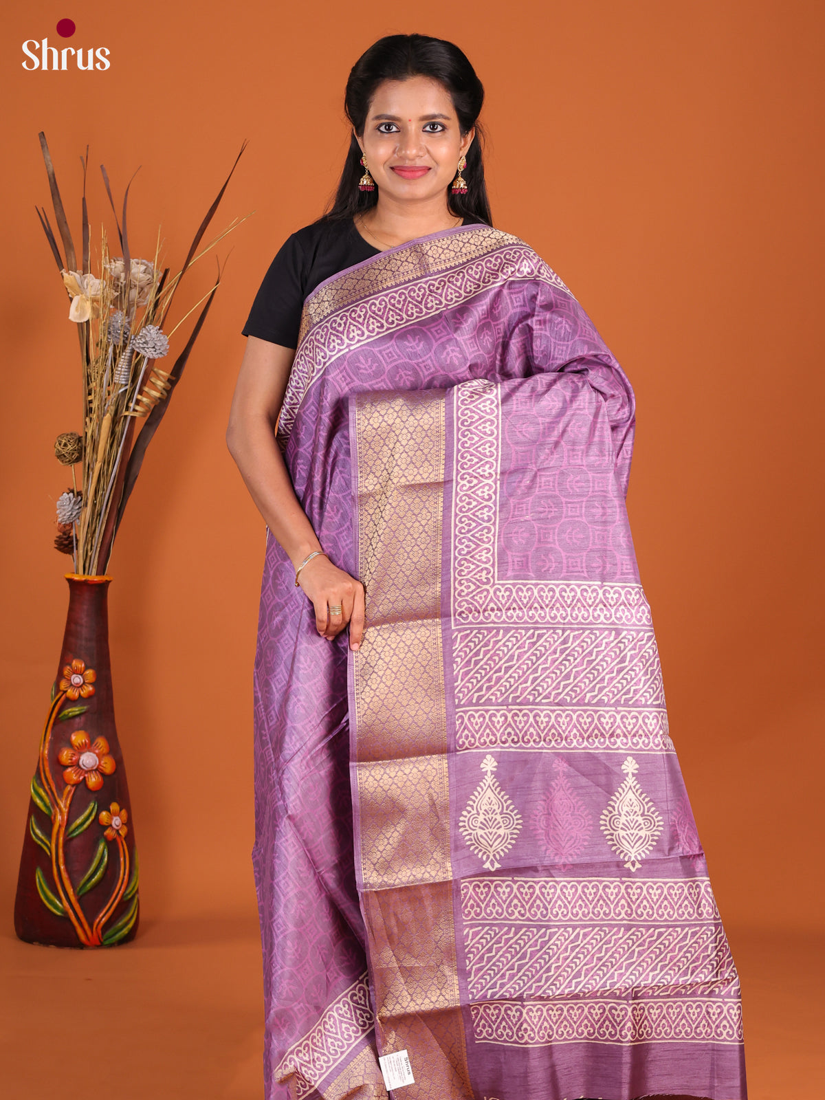 DHS09109 - Semi Crepe Saree - Shop on Shrus.com