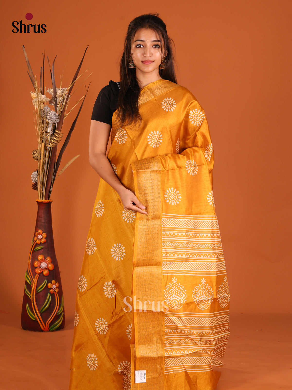 DHS09114 - Semi Crepe Saree - Shop on Shrus.com