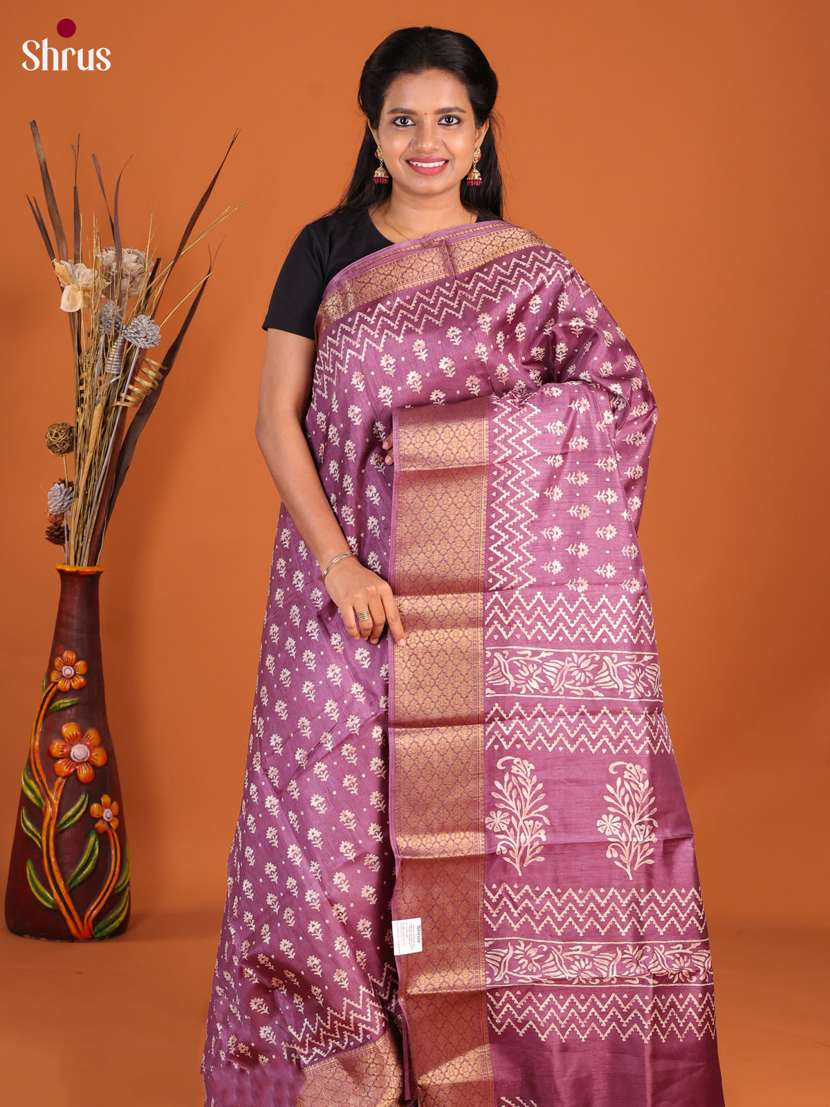 DHS09141 - Semi Crepe Saree - Shop on Shrus.com