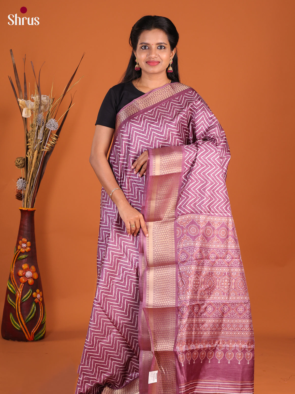 DHS09154 - Semi Crepe Saree - Shop on Shrus.com