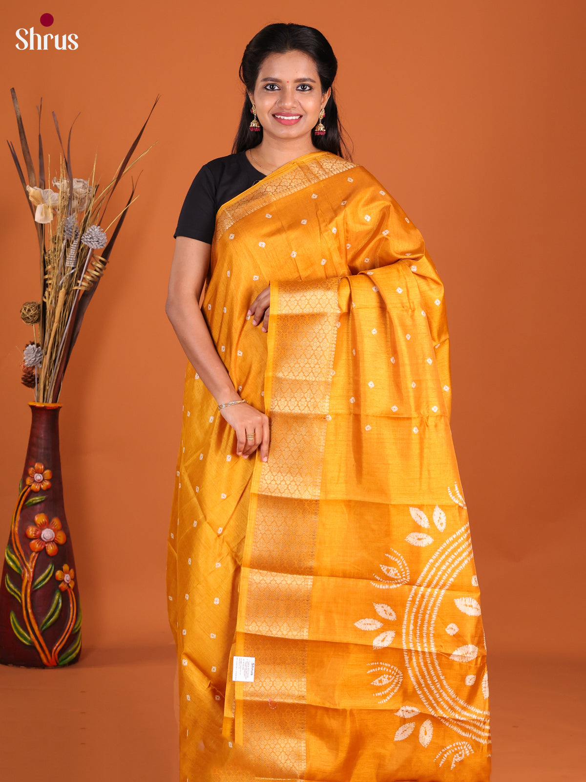 DHS09168 - Semi Crepe Saree - Shop on Shrus.com
