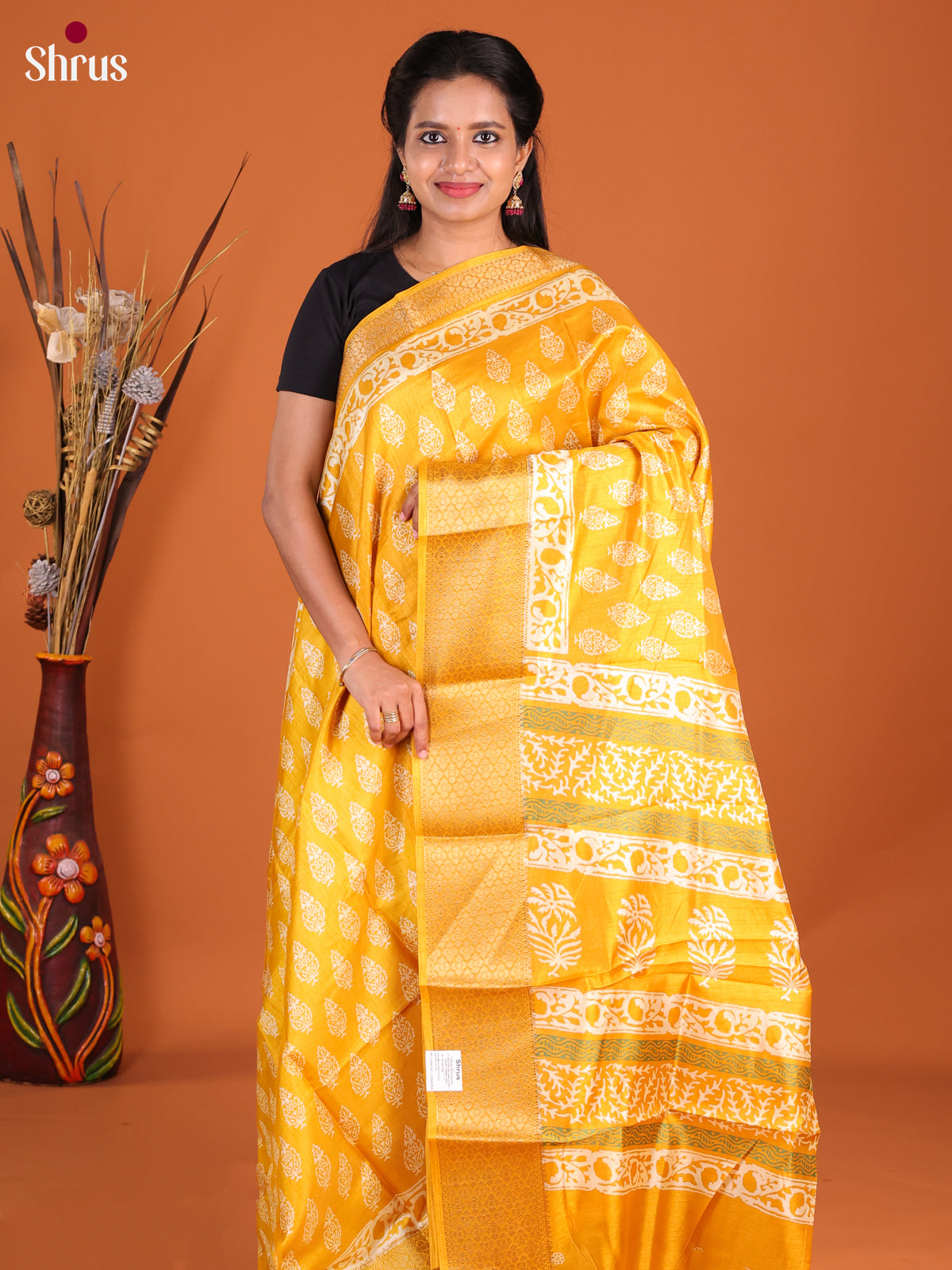 DHS09213 - Semi Crepe Saree - Shop on Shrus.com