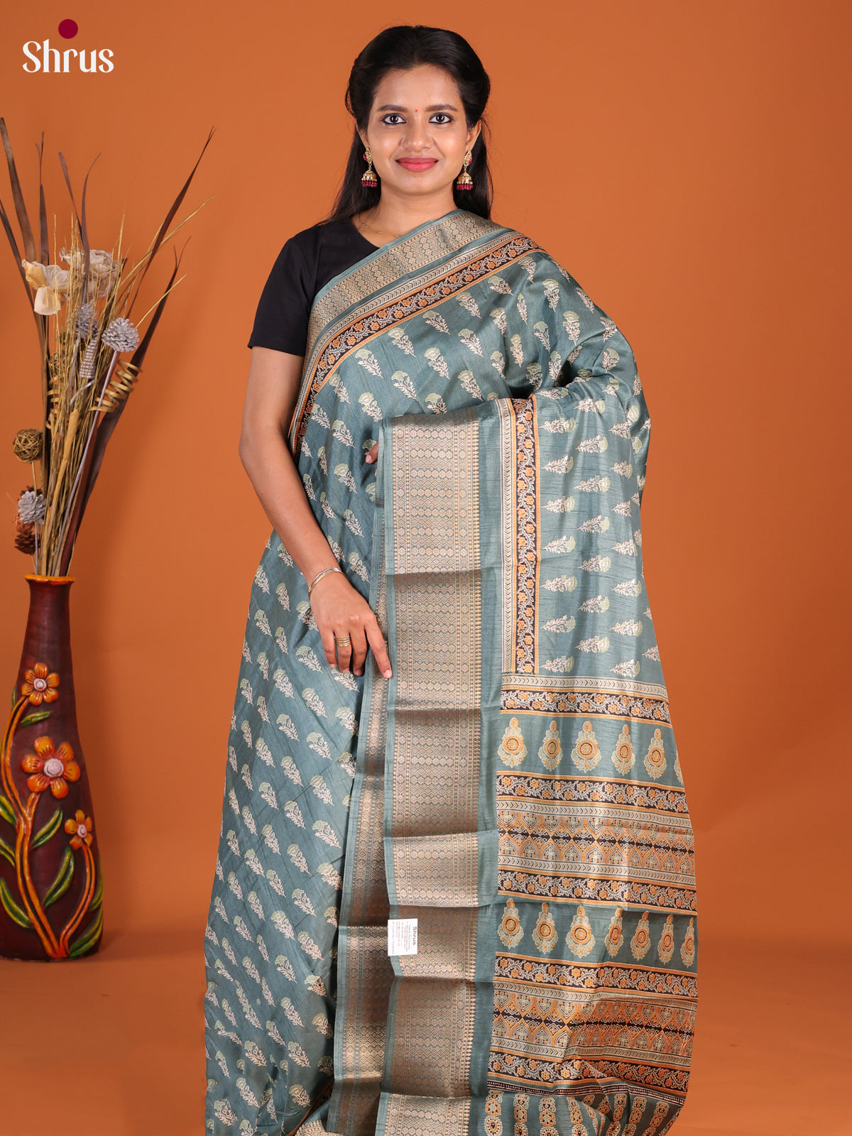 DHS09219 - Semi Crepe Saree - Shop on Shrus.com