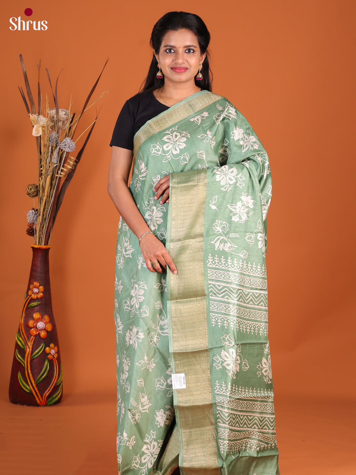 DHS09237 - Semi Crepe Saree - Shop on Shrus.com