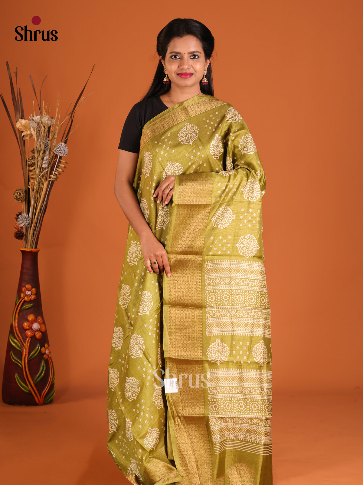 DHS09261 - Semi Crepe Saree - Shop on Shrus.com