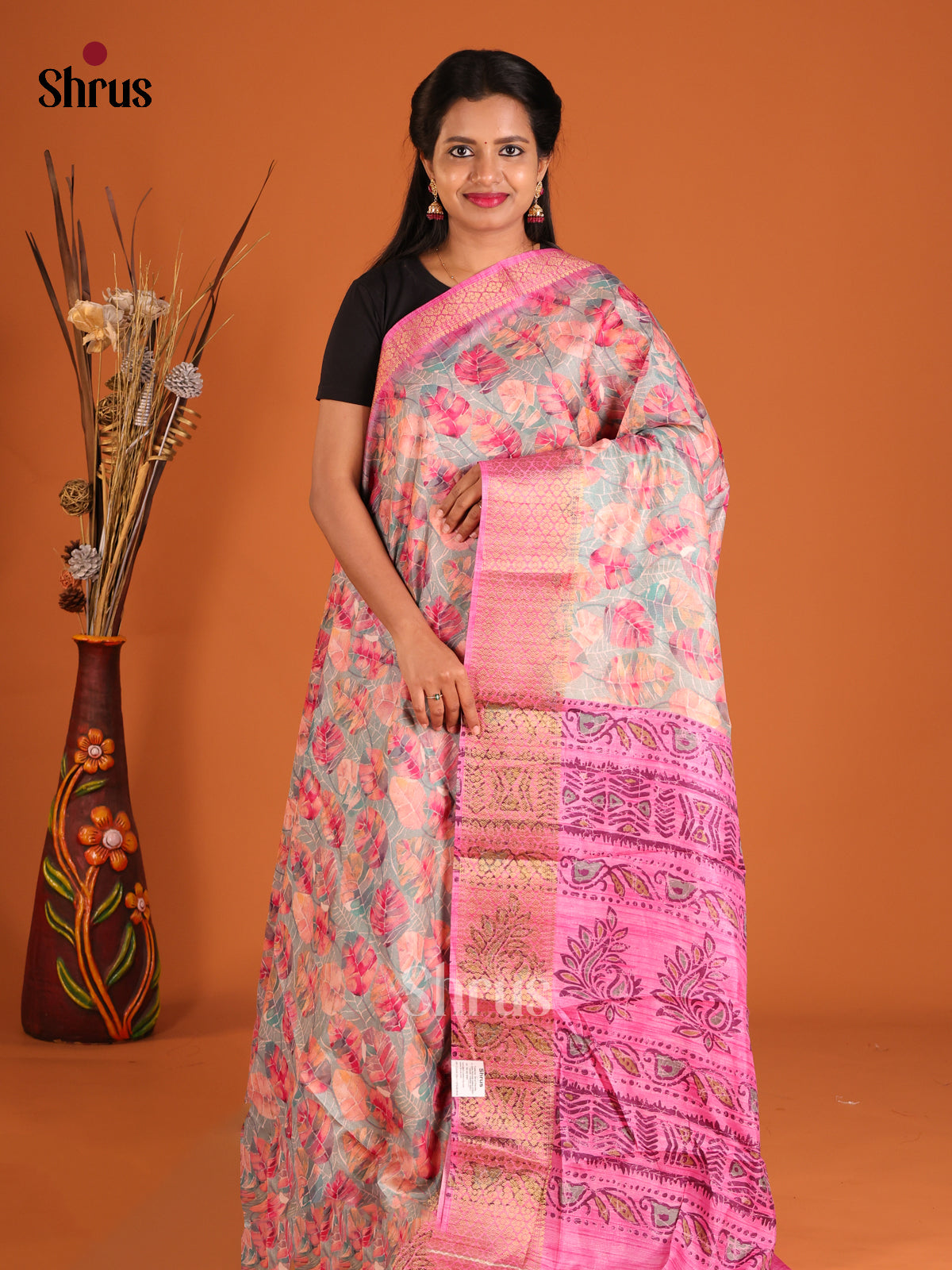 DHS09275 - Semi Crepe Saree - Shop on Shrus.com